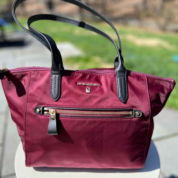 Like new Michael Michael Kors Kelsey Medium  Top Zip Nylon Tote - Picture 1 of 10